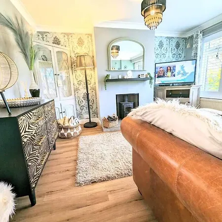 Spacious Lovely 3 Bed House In Keyworth Nottingham Suit Contractors Or Family Exterior photo