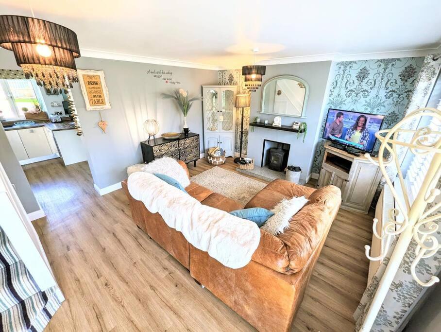 Holiday home Spacious Lovely 3 Bed House In Nottingham Contractors Or Family *